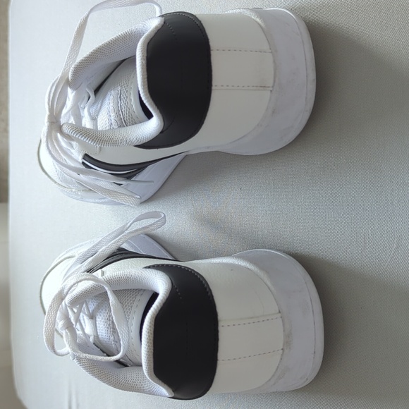 Adidas White & Black TriStripe Sneakers, W9 - Picture 4 of 5